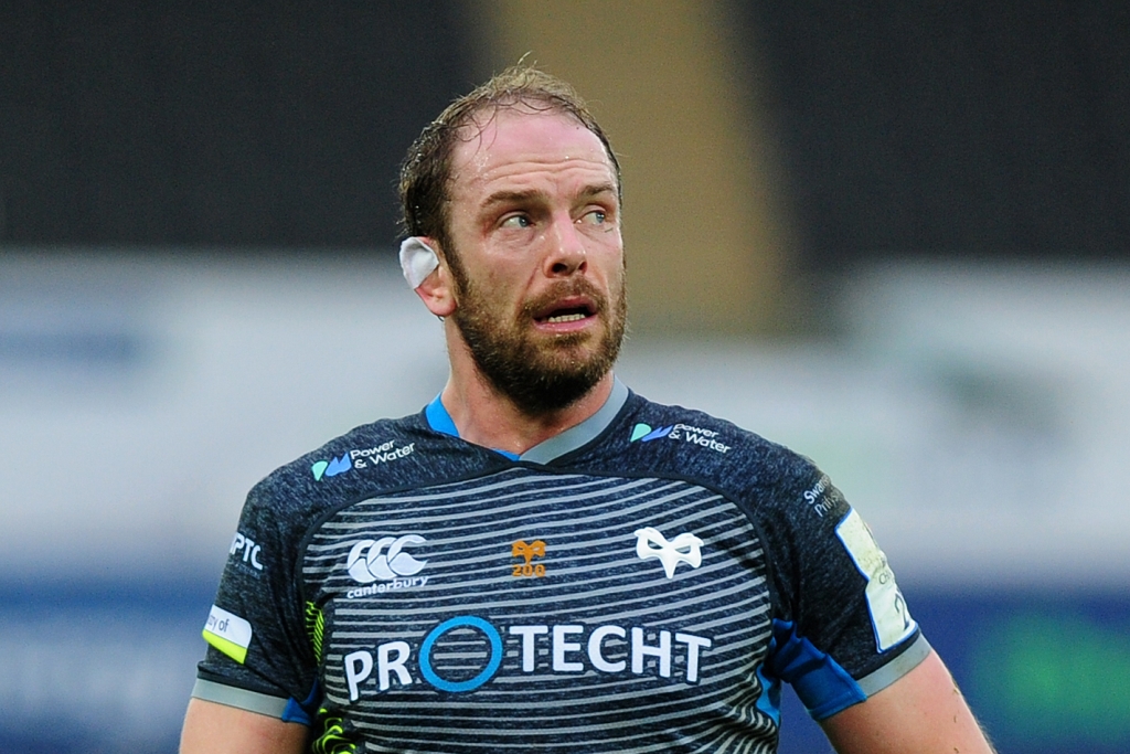 Ospreys lock Alun Wyn Jones