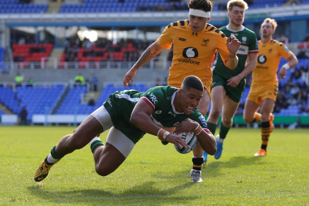 London Irish full-back Ben Loader