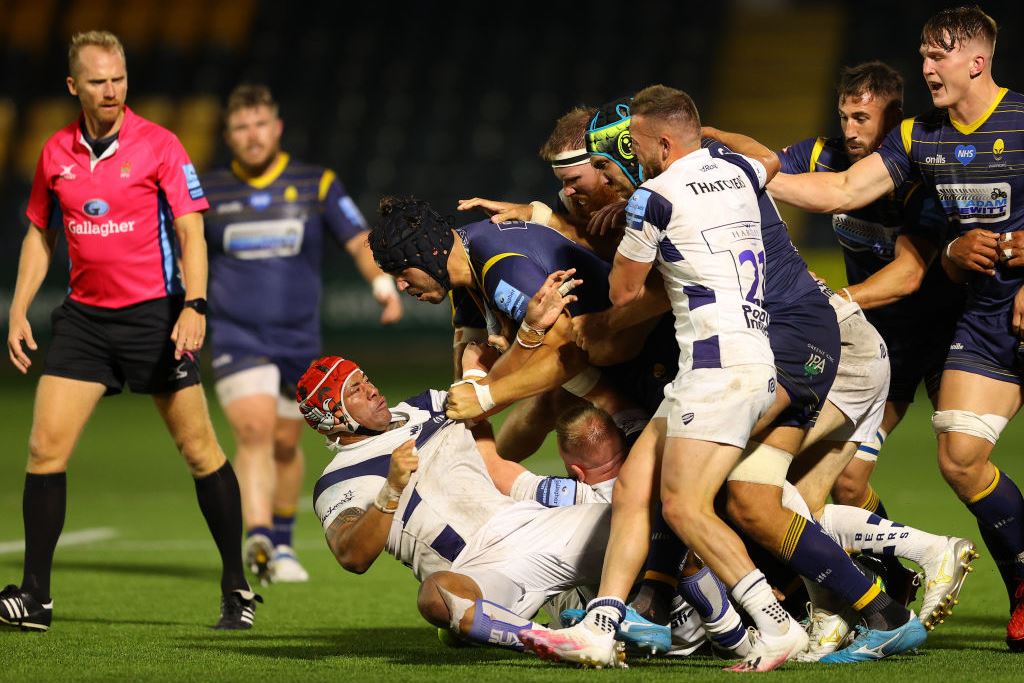 Bristol centre Siale Piutau goes to ground