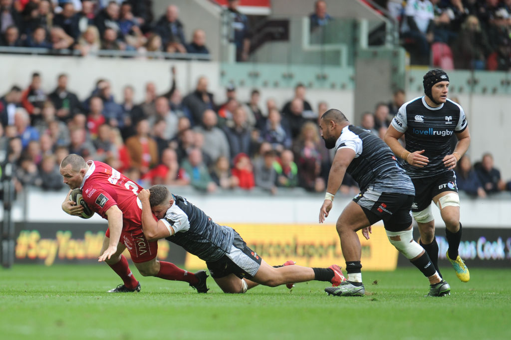 Ospreys prop Nicky Smith