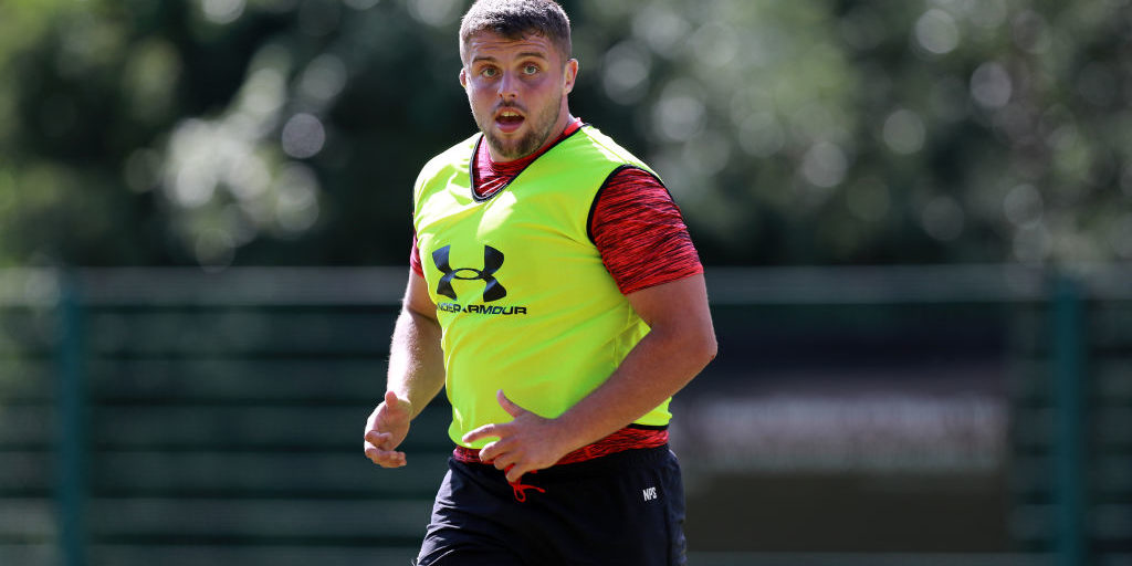 Saracens lead hunt for Wales prop Smith