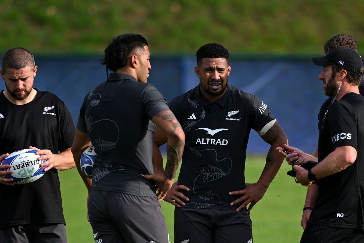 https://www.therugbypaper.co.uk/wp-content/uploads/All-Blacks-training-1.jpg